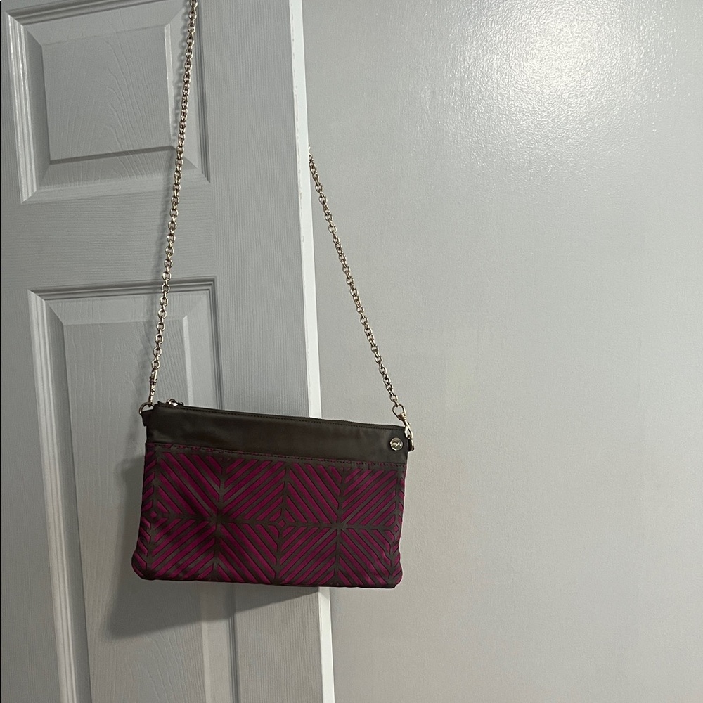 Stylish Crossbody Bag with Chain Strap